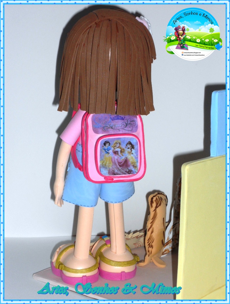 Menina na Escolinha e os seus Cachorrinhos - Image 6