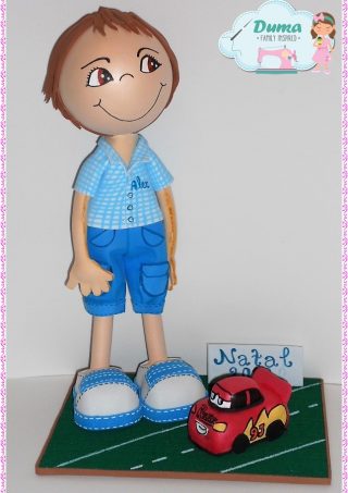 Menino Alex e o seu carrinho