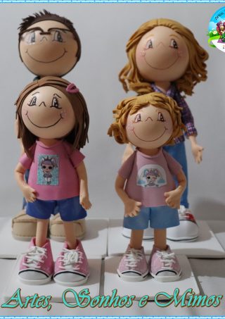 Vários conjuntos Familias - Casal e Filhos
